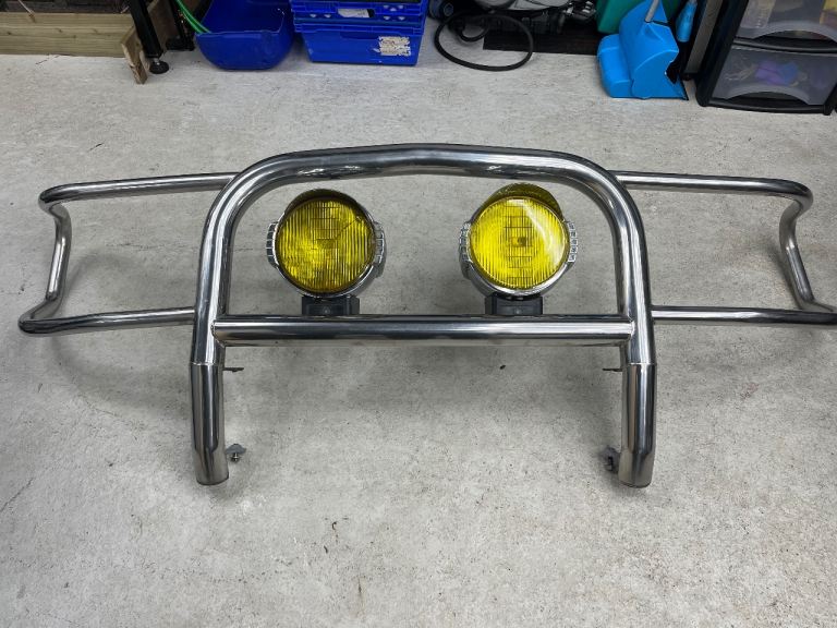 Mitsubishi pajero shogun  bullbar and tow hitch 