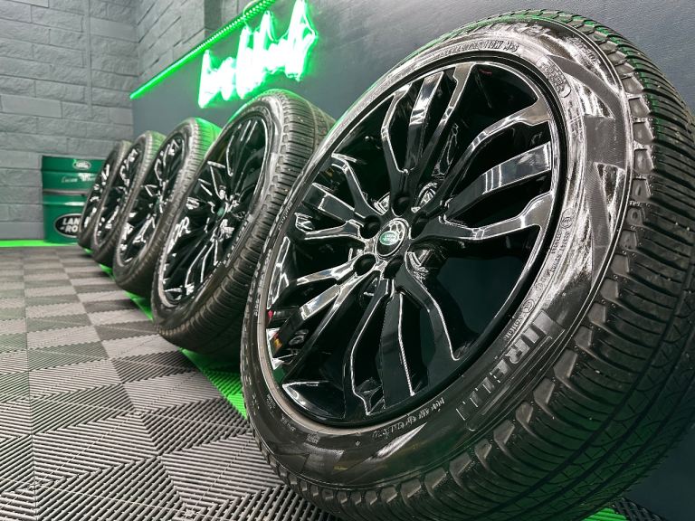 21” Range Rover Sport Vogue Discovery powdered black Alloy Wheels X5 style 5007’s & 6mm+ Pirelli’s!