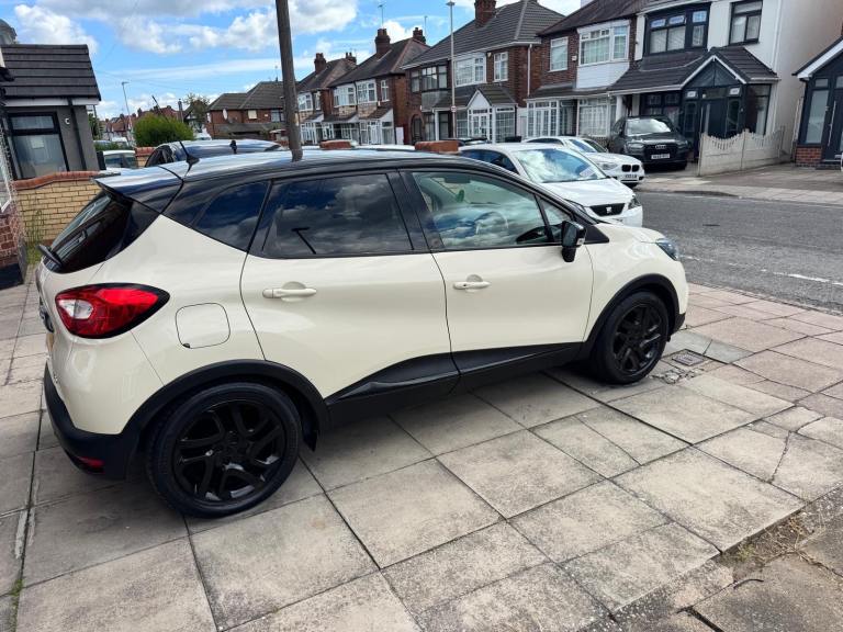 RENAULT CAPTUR  898 cc 5 DOOR HATCHBACK  ON THE 2013 MODEL