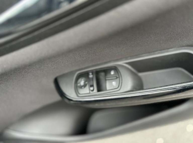 2016 Vauxhall Corsa 1.4i ecoFLEX Design Euro 6 5dr HATCHBACK Petrol Manual