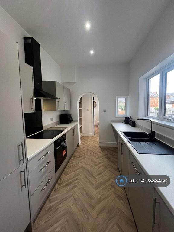 2 bedroom house in Clarges St, Nottingham, NG6 (2 bed) (#2888450)