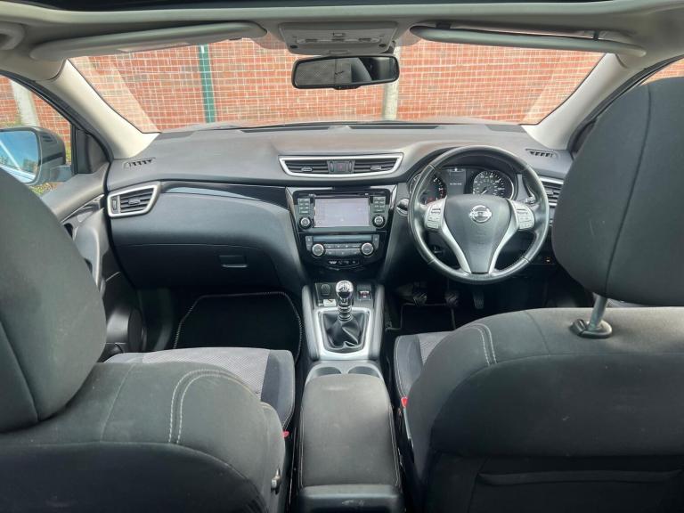2015 Nissan Qashqai 1.6 dCi N-Tec+ 5dr HATCHBACK DIESEL Manual