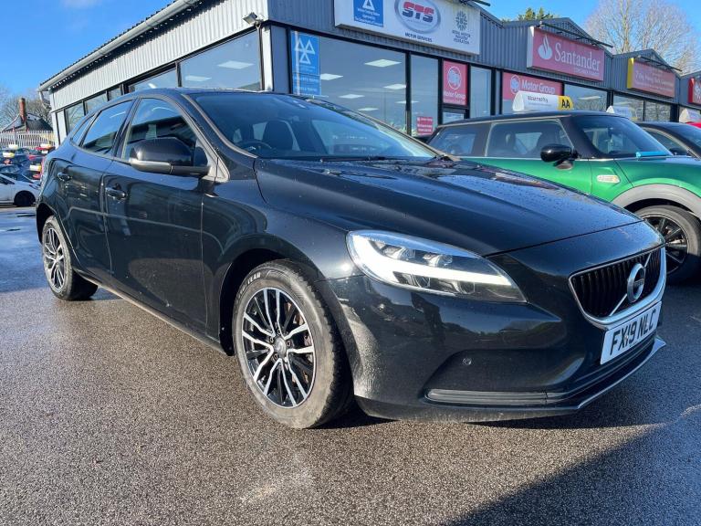 2019 Volvo V40 2.0 T2 R-Design Edition Euro 6 (s/s) 5dr HATCHBACK Petrol Manual