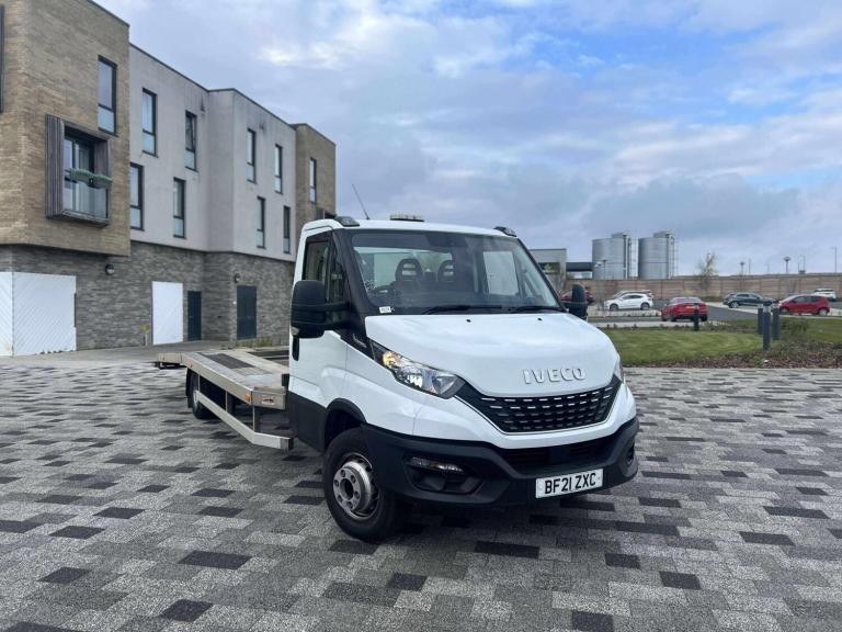  Iveco Daily 3.0D HPI 18V Business 70C 3450 HiMatic MWB Euro 6 2dr (DRW) Diesel Automatic