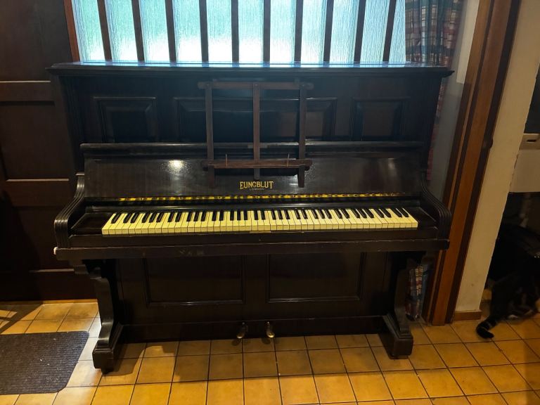 Rogers Eungblut Vintage Upright Piano