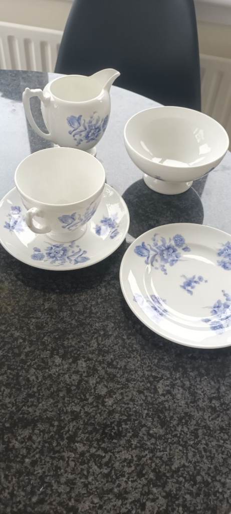 Coalport Bone China 8 place tea service 