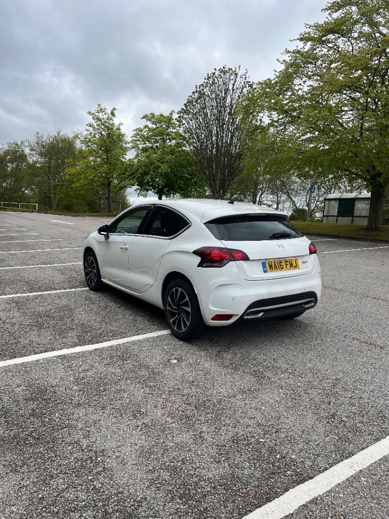 DS, DS 4, Hatchback, 2016, Manual, 1199 (cc), 5 doors