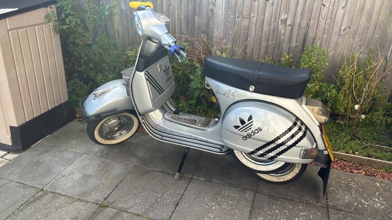 Lml star 125 2 stroke manual scooter in decent condition same as Vespa px 
