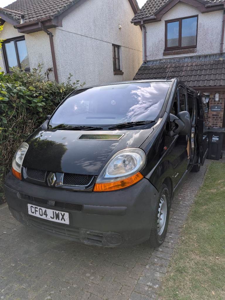 Renault Traffic Camper conversion 