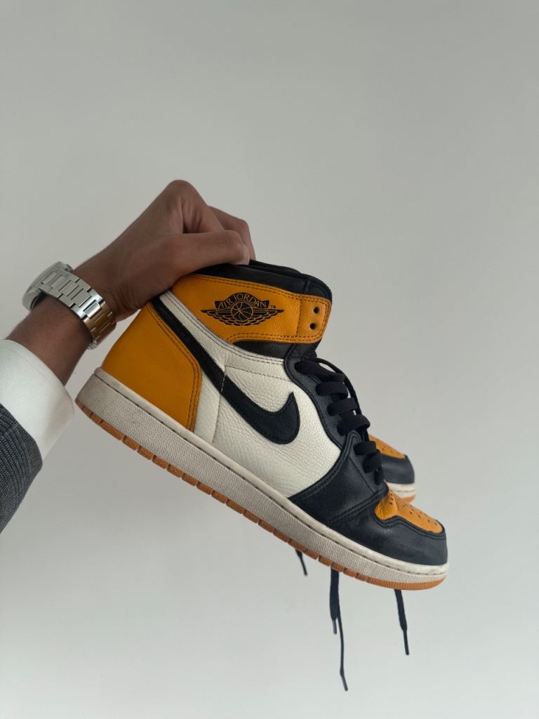Nike Air Jordan 1 High OG Yellow Taxi Trainers