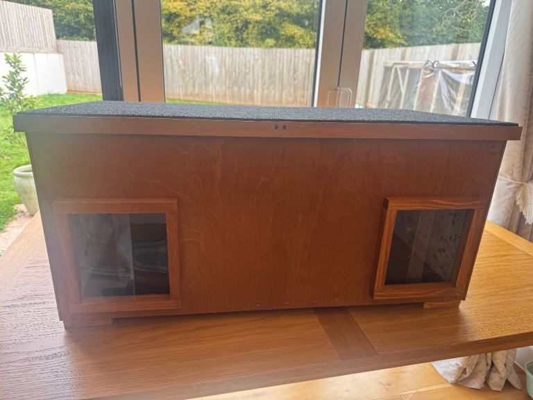 Insulated Outdoor Wooden Cat Kennel