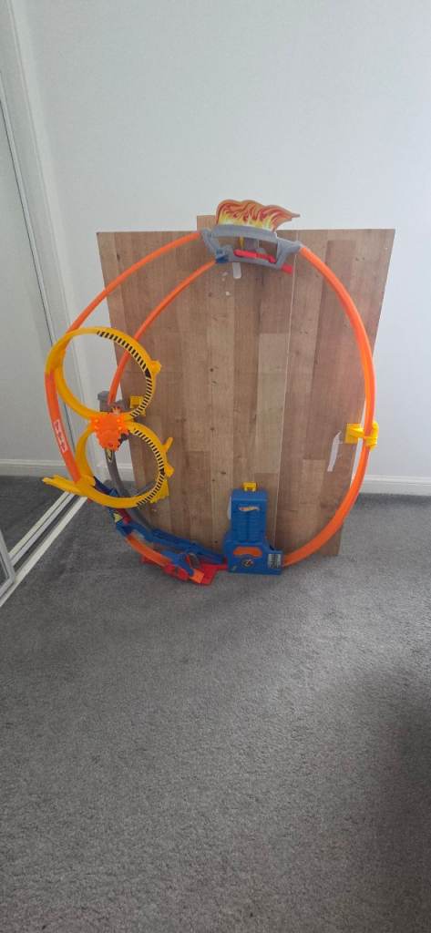 Hot wheels sets and cars