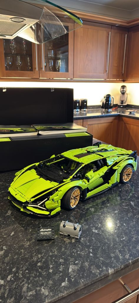 LEGO LAMBORGINI SIÁN FKP 37 