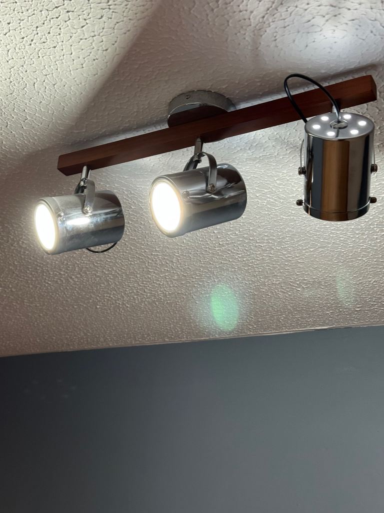 Industrial style ceiling spotlight/pendant