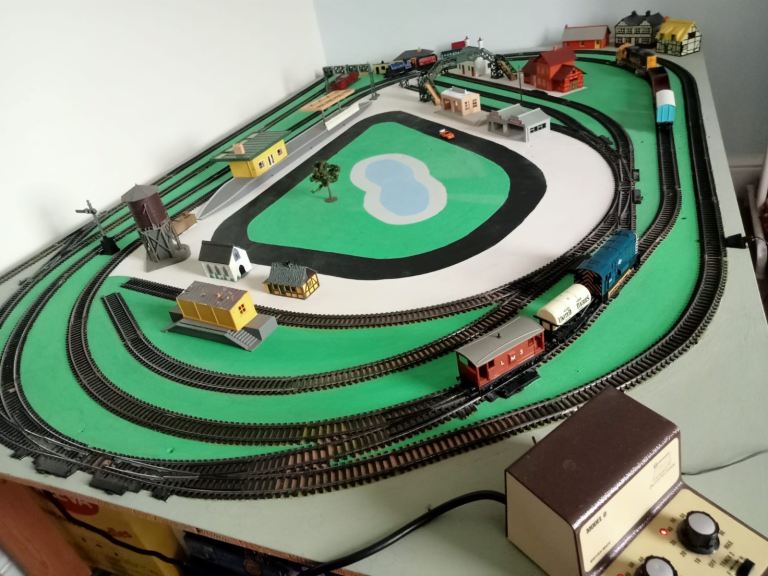 Hornby Train Layout Train Set