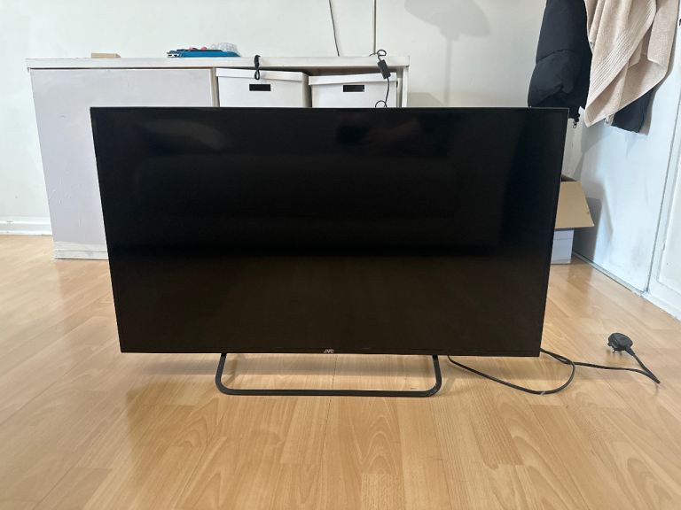 JVC Smart TV, Dolby Audio 40’’ (available until the 18th of April)