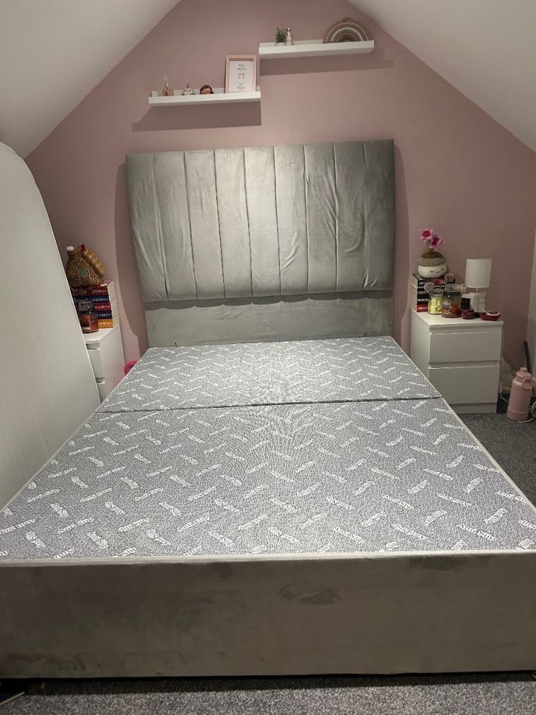 Double crushed velvet bed with 2 drawers