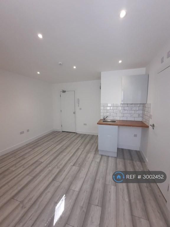 Studio flat in Archway Road, London, N6 (#3002452)