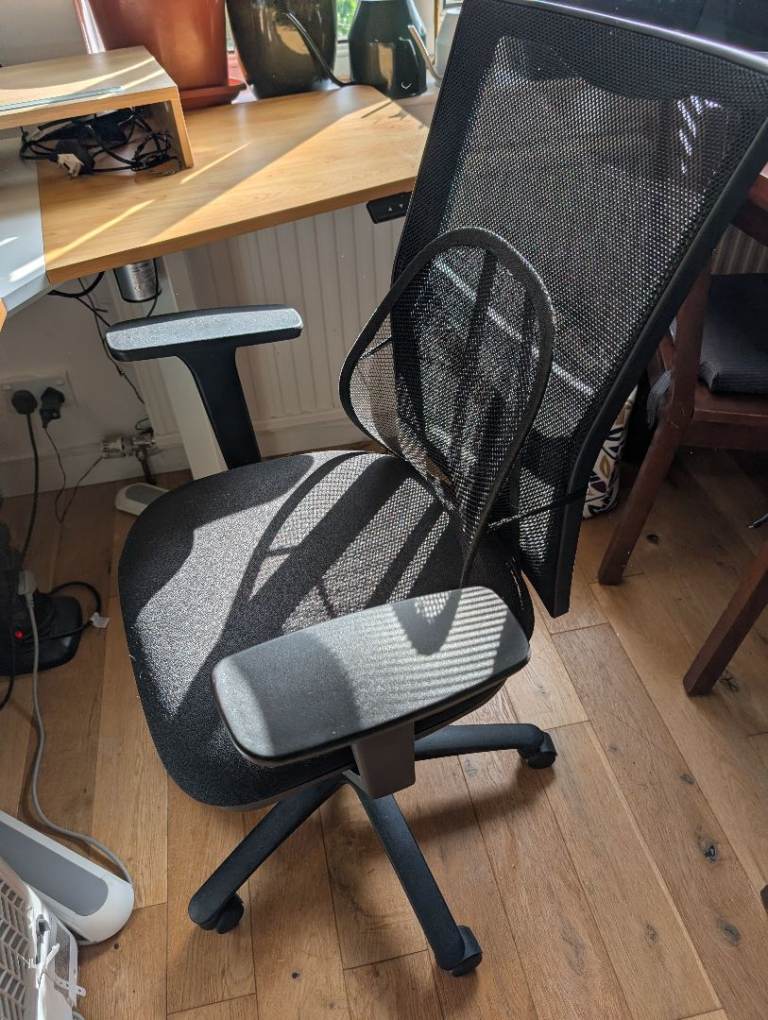 Black Mesh Office Chair with Lumbar Support – Good Condition