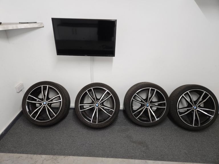 Genuine BMW 19” 791M M Sport Alloy Wheels with pirelli tyres 