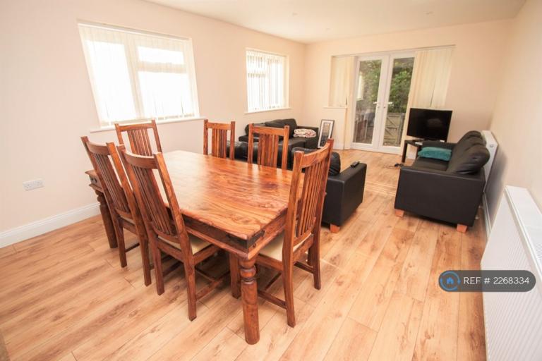 7 bedroom house in Burlington Road, Southampton, SO15 (7 bed) (#2268334)