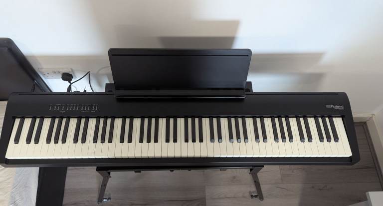 URGENT - Electric Piano Roland FP-30X