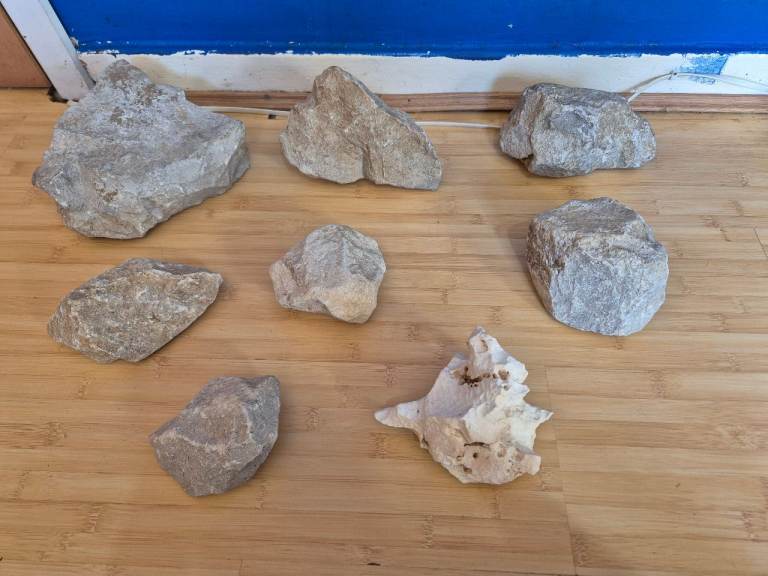 Aquarium rocks