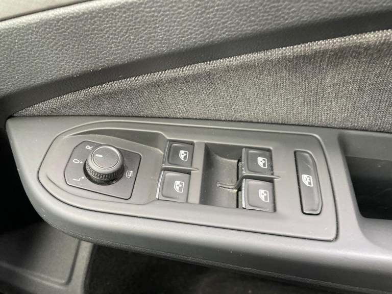 2022 Volkswagen Golf 1.5 TSI 150 Life 5dr HATCHBACK PETROL Manual