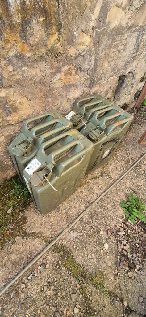 Fuel cans x4