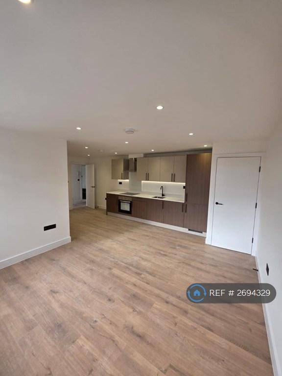 3 bedroom flat in Netherlands Court Eaton Road, Sutton, SM2 (3 bed) (#2694329)