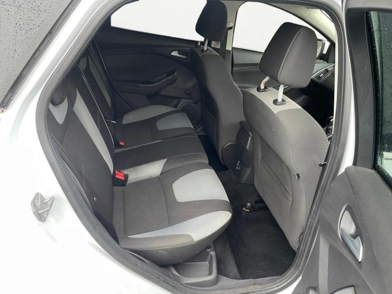 2014 Ford Focus 1.0 EcoBoost Zetec Navigator 5dr HATCHBACK PETROL Manual