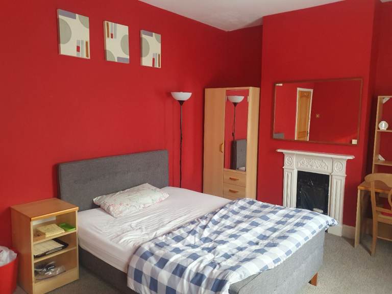 Nice Comfortable Spacious Room in Rg1-£660per month)