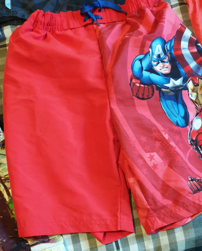 BOYS T-SIHIRTS,SHORTS,SWIM SHORTS,UNDERWARES,SOKS 7-14 Y.O JOBLOT NEW 11 PIECES