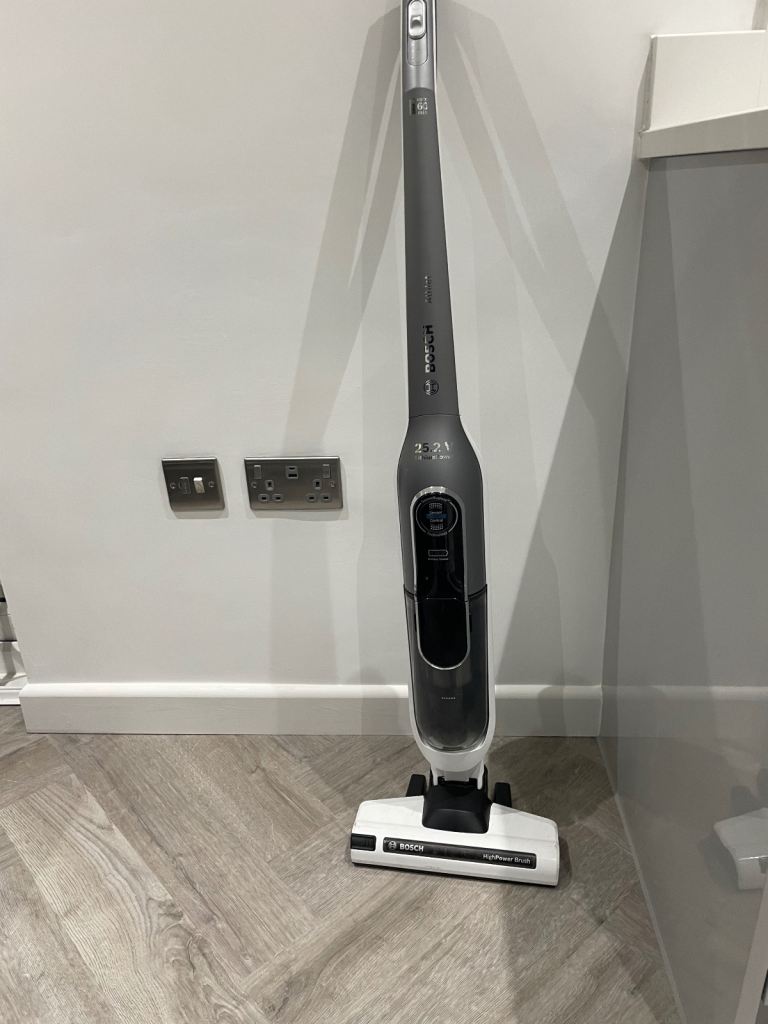 Bosch BCH6ATH1GB 25.2v Cordless Upright Stick Vacuum Cleaner Athlet 0.9L - SPARES OR REPAIRS 