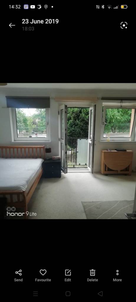 Studio flat in Hyndland 1stApril