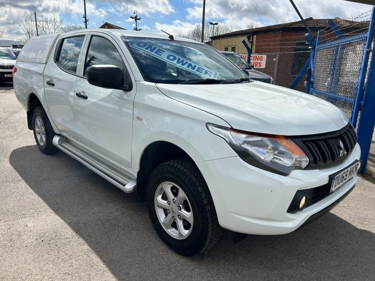 2019 Mitsubishi L200 2.4 DI-D 4Life Double Cab Pick-Up Euro 6, F/S/H, One Owner
