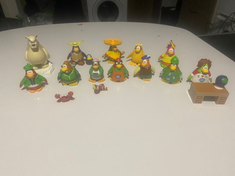 image for Disney penguin toy fingers in very good condition 