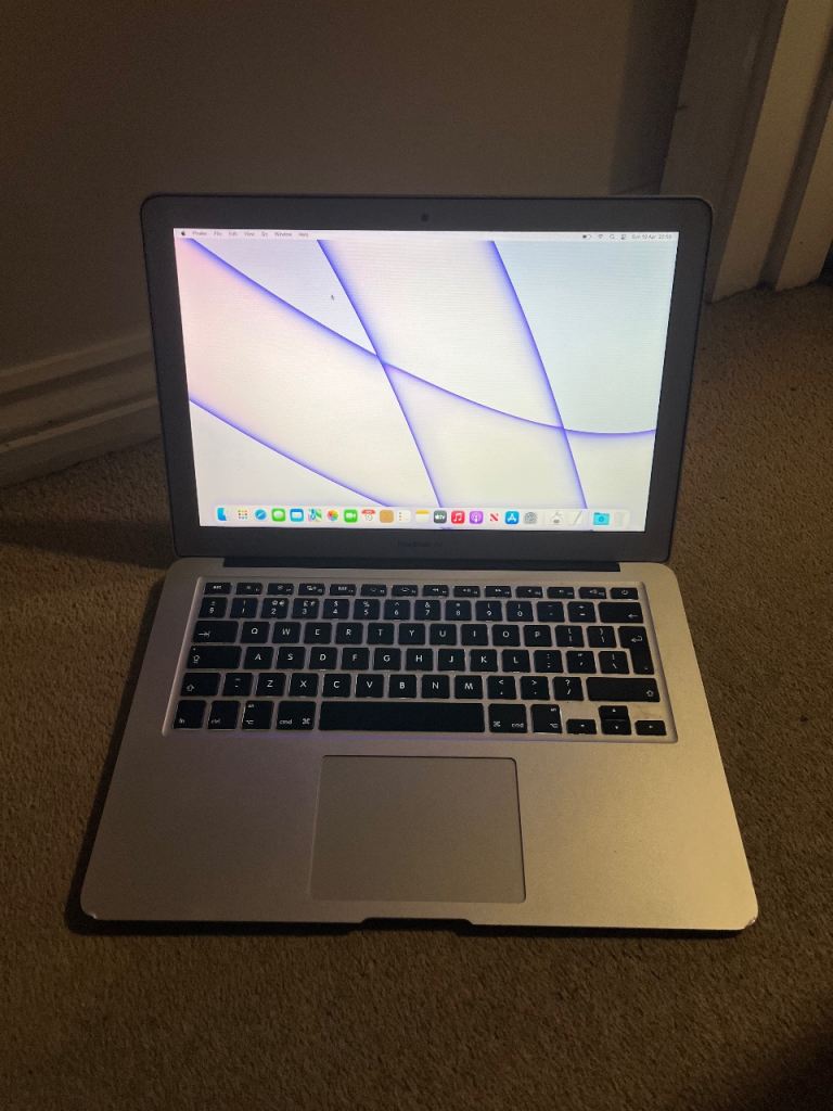 Apple MacBook Air.   Intel i5