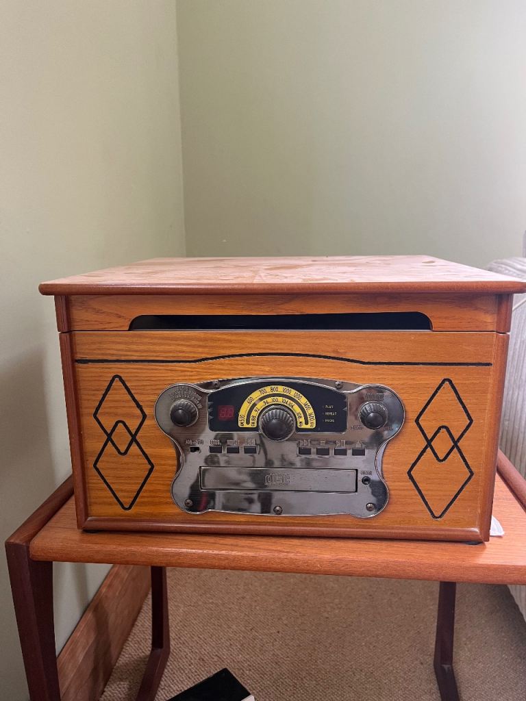 Steepletone record/CD player 