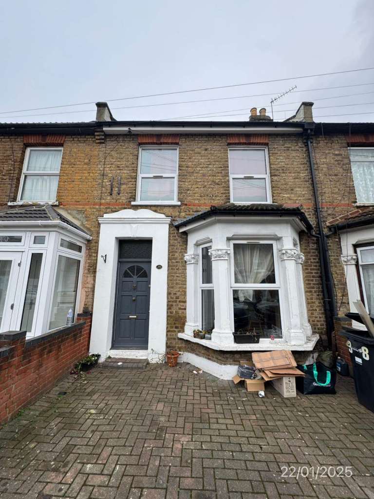 3/4 Bedroom  House - spencer road iG3 