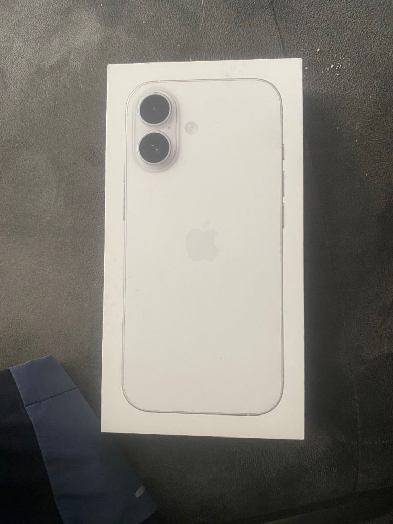 Apple iPhone 17 White – Brand New in Box