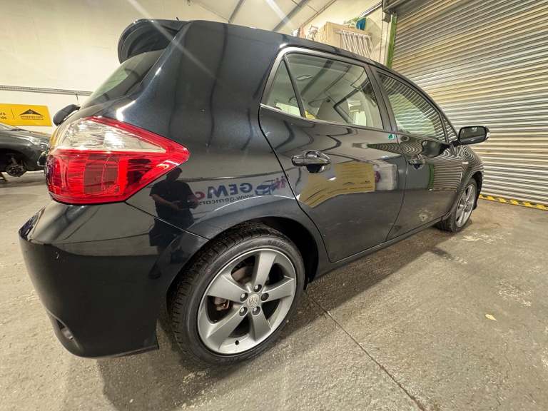 TOYOTA AURIS 1.8 VVT-h T4 2012