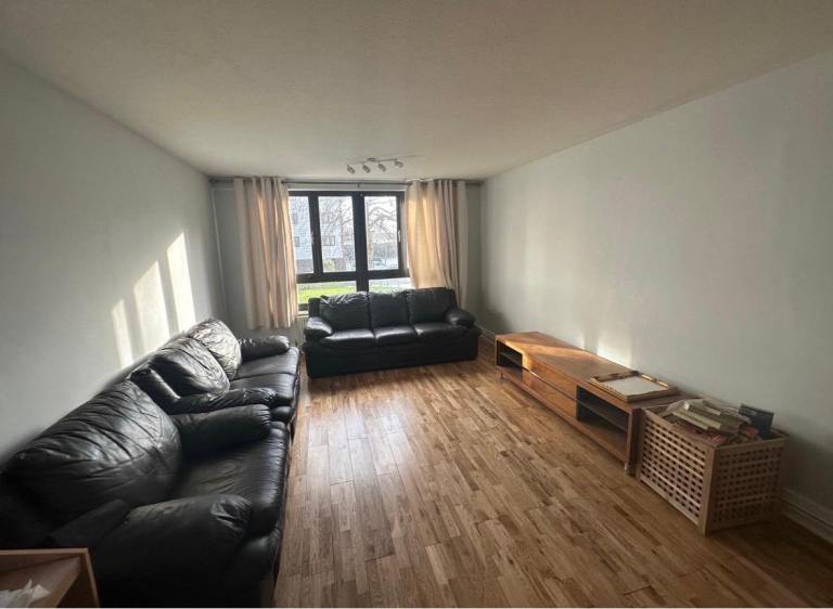 2 double bedroom flat/ no agency private tenant 