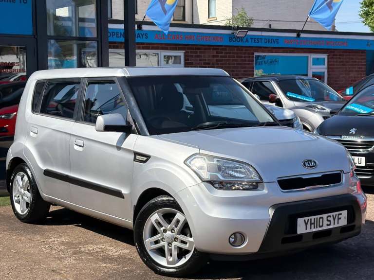 2010 Kia Soul 1.6 CRDi 2 SUV 5dr Diesel Auto Euro 4 (126 bhp) HATCHBACK Diesel Automatic