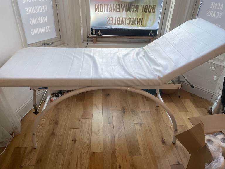 Massage Couch, Beauty Treatment Couches - Clearance Sale many items