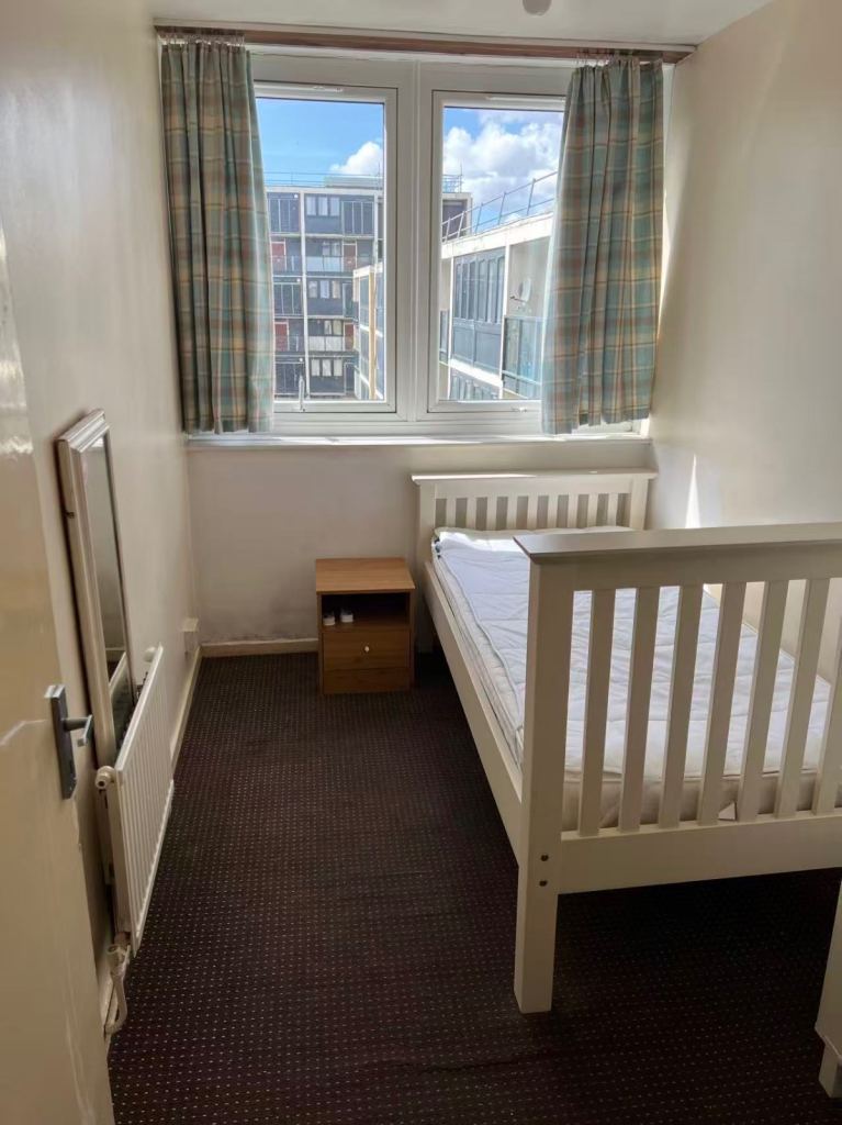 single  room near surrey quays canada water