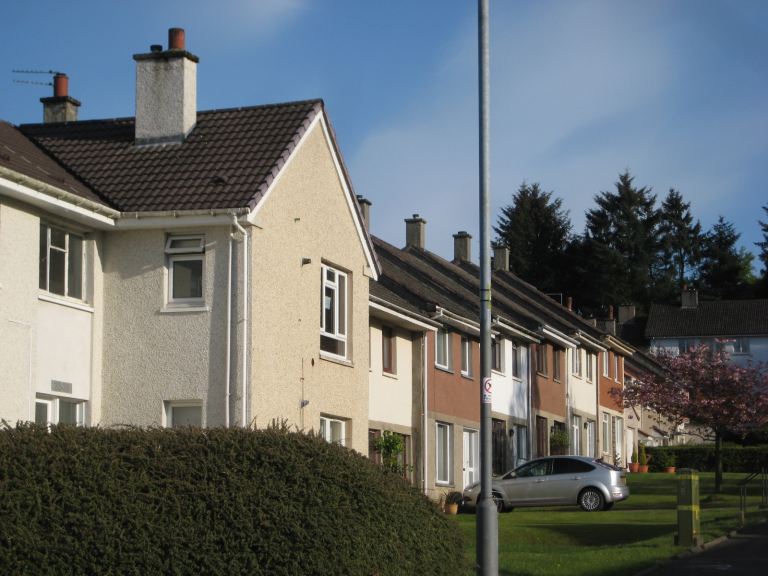1 bedroom cottage apartment Murray, East Kilbride – funky and bright with fab storage