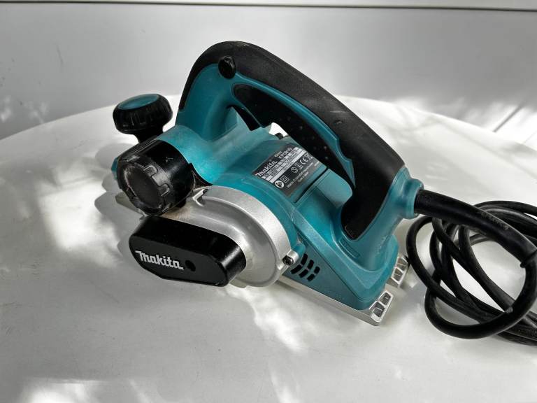 MAKITA KP0810  82MM