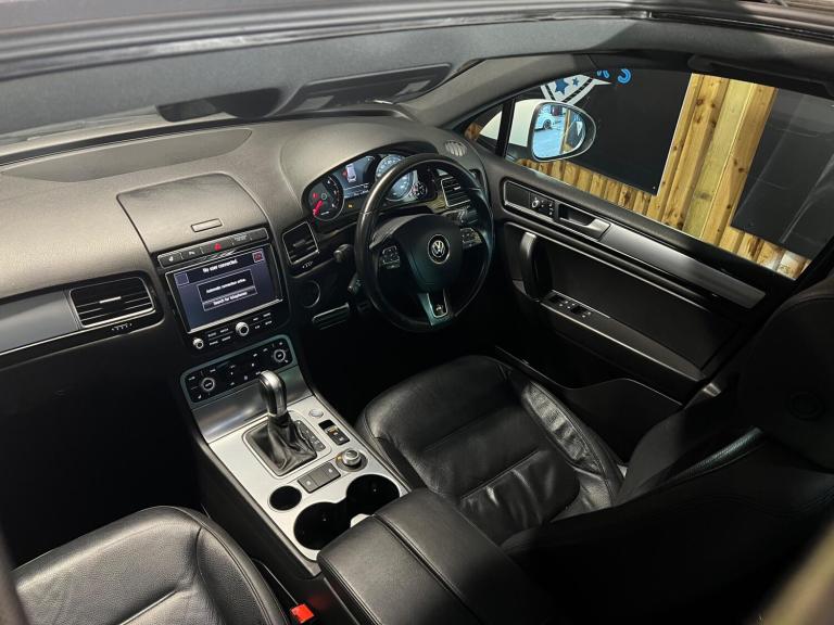 2017 Volkswagen Touareg 3.0 TDI V6 BlueMotion Tech R-Line Tiptronic 4WD Euro 6 (s/s) 5dr ESTATE D...