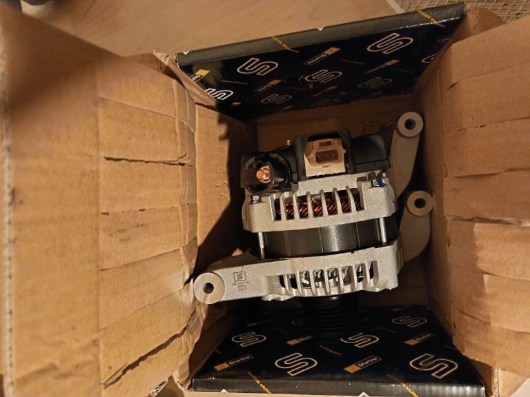 Ford Focus 1.8 petrol Alternator (New) for sale